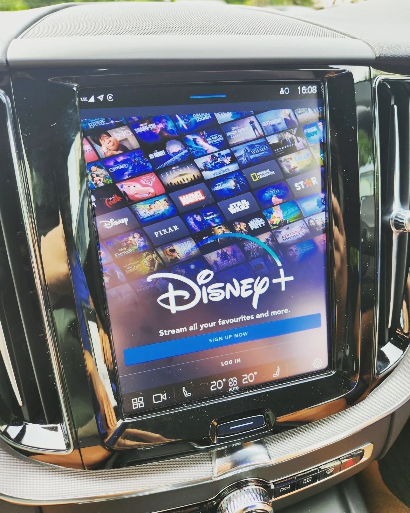 Youtube e Netflix AI-Box per Volvo